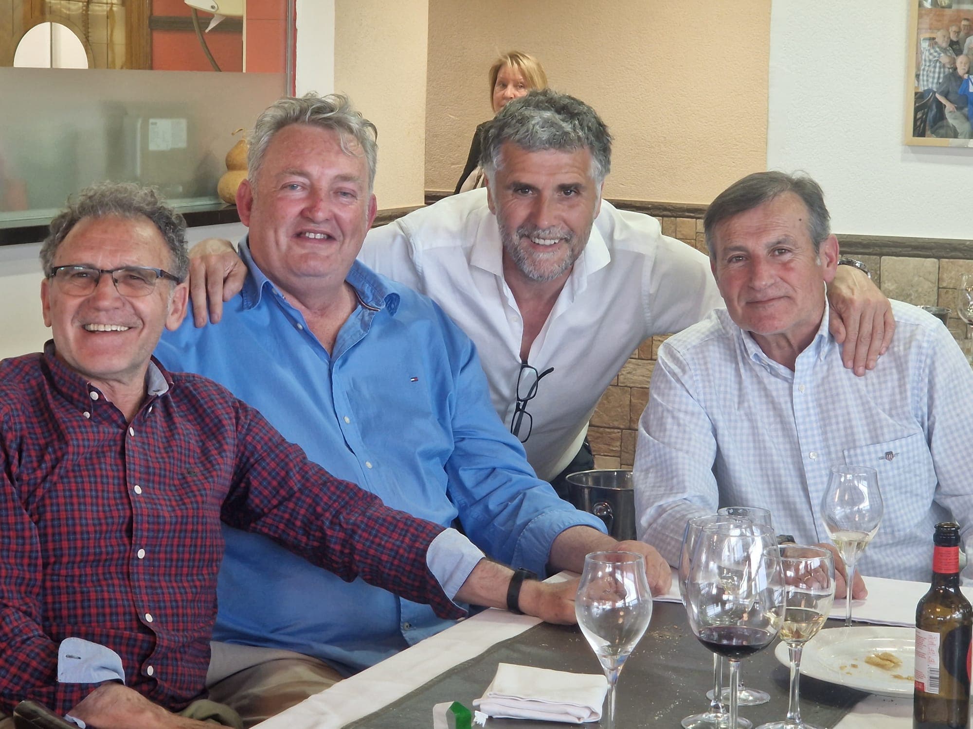 Lecumberri, Espejo i Aleñá, ex-jugadors de la UE Lleida, al restaurant Cal Benito